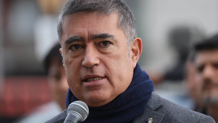 Ataque con bencina a docente del INBA genera repudio: Desbordes califica el hecho como "inaceptable"