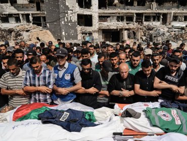 Gobierno condena muerte de periodistas palestinos en Gaza: "Una grave vulneración del derecho internacional humanitario"