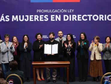 Presidente Boric promulgó la ley «Más Mujeres en Directorios» para impulsar la equidad de género en empresas