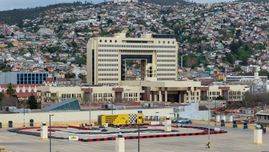 Tribunal de Valparaíso investigará a diputados que se fueron de vacaciones en plena semana distrital