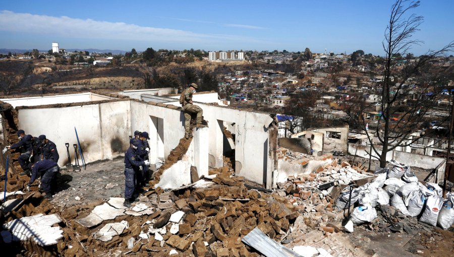 Los duros datos de la reconstrucción de papel: Ministro y Seremi confirman que 114 viviendas han sido terminadas y 91 entregadas