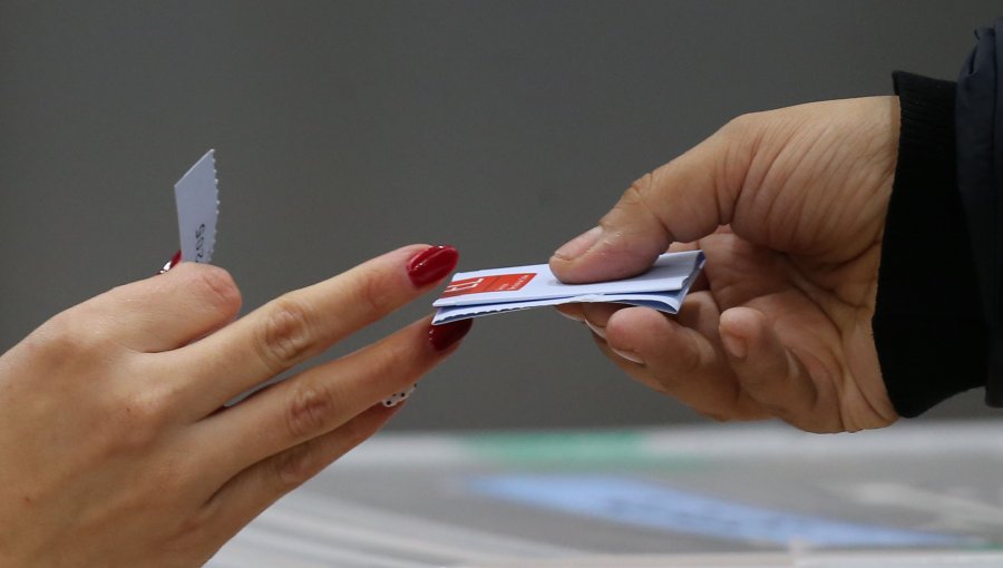 Acusan a oficialismo de dilatar proyecto sobre multas por voto obligatorio en la Comisión de la Cámara