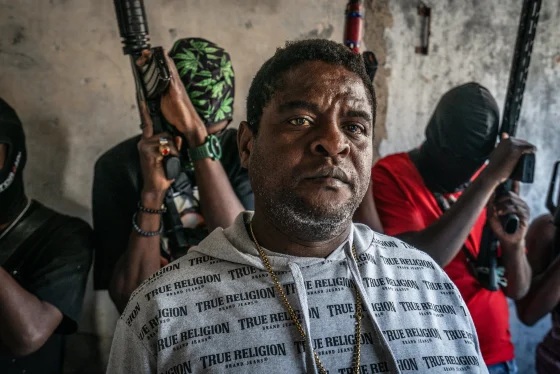Quién es Jimmy "Barbacoa" Chérizier, el poderoso líder de las bandas de Haití al que EE.UU. acusa por cargos penales