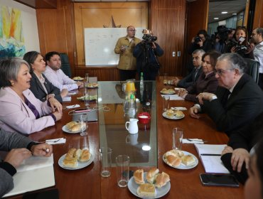 Parlamentarios de la Democracia Cristiana acusan "mezquindad" de partidos grandes que no valoran su "sacrificio" por apoyar a Jeannette Jara