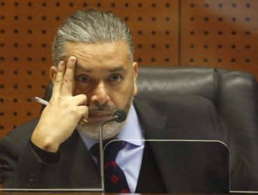 Juez Daniel Urrutia fue inhabilitado para revisar causas por violencia en liceos emblemáticos de Santiago