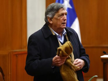Presidente del PC desdramatiza dos listas parlamentarias oficialistas y descarta que afecte respaldos a Jara