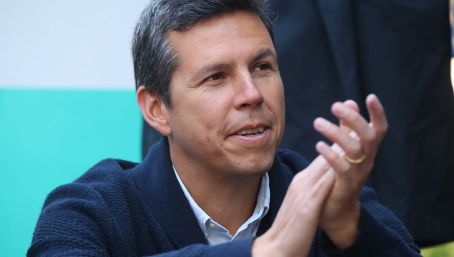 Contraloría ordena a alcalde de Renca restituir fondos por contratación ilegal de abogado