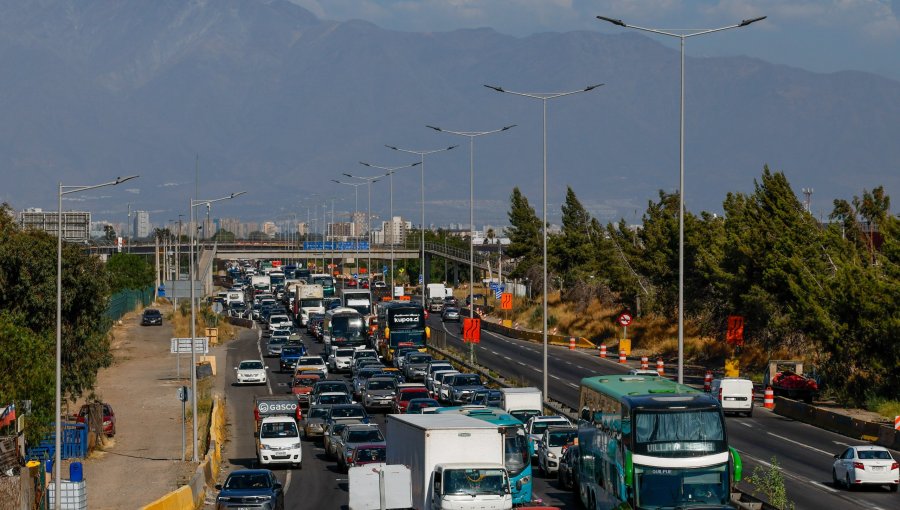 Anuncian "peaje a luca" y restricción de camiones para el fin de semana largo en la región de Valparaíso