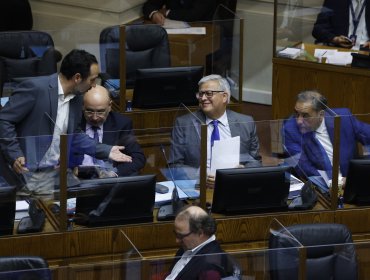 Senadores del Partido Socialists ante idea de Kast de gobernar por decreto: "Eso se llama dictadura"
