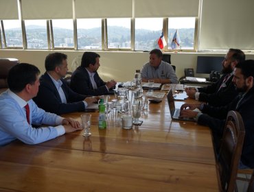 Comprometen acelerar recursos para pagar sueldos en la Corporación Municipal de Villa Alemana ante descalabro financiero