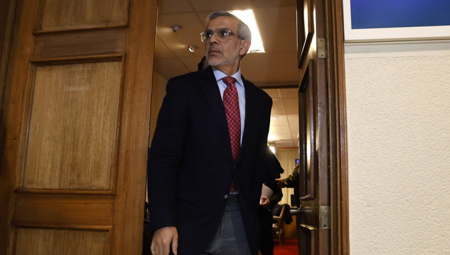 Cordero dice que le "sorprende" la frase de Kast sobre el Congreso ya que es "contraria a la tesis que tenía la oposición"
