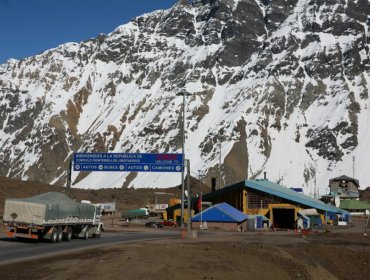 Región de Valparaíso y Mendoza inician reuniones para mejorar condiciones del paso fronterizo para el tránsito de carga y pasajeros