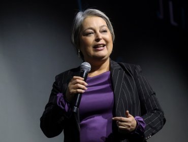 Jara explica mensajes de apoyo al tercer retiro de los fondos previsionales y acusa "tendencia a la literalidad"