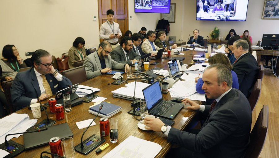 Comisión de Hacienda de la Cámara aprueba proyecto que pone fin al CAE y crea el FES