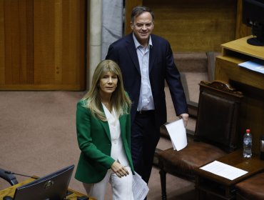 Senadores presentan proyecto para reinstaurar feriado bancario del 31 de diciembre