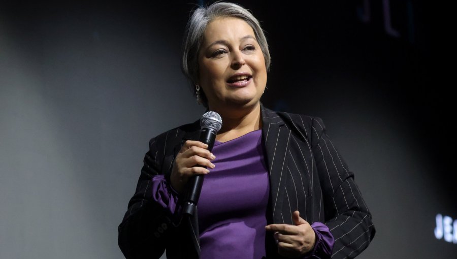 Jara explica mensajes de apoyo al tercer retiro de los fondos previsionales y acusa "tendencia a la literalidad"