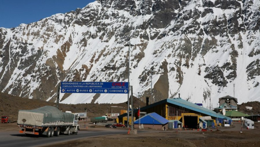 Región de Valparaíso y Mendoza inician reuniones para mejorar condiciones del paso fronterizo para el tránsito de carga y pasajeros