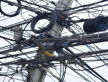 Limache retirará cables en desuso tras acuerdo con empresas de telecomunicaciones