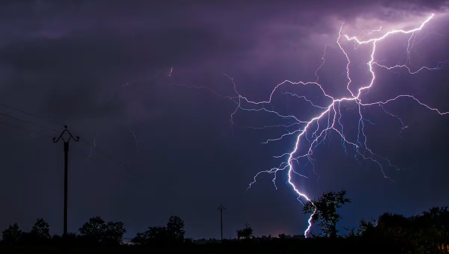Emiten aviso de tormentas eléctricas en zonas de la región de Valparaíso para este viernes