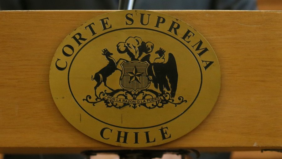 Corte Suprema investigará a funcionarios que usaron licencias médicas para ir a casinos