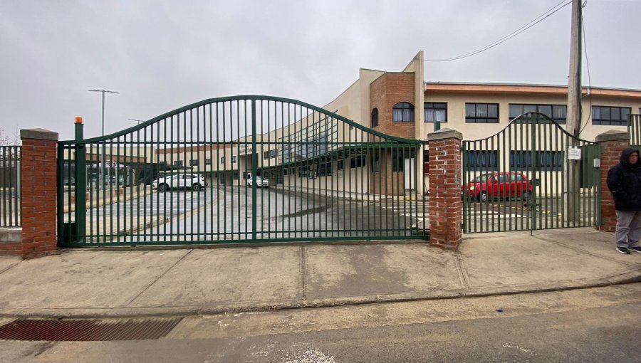 1.000 alumnos a la deriva: huelga de profesores tiene paralizado desde hace dos semanas al colegio San Antonio de Villa Alemana