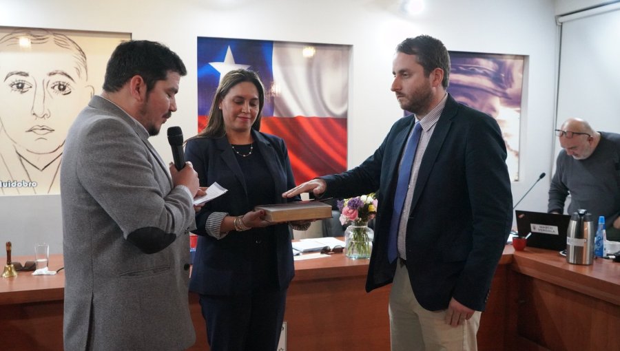 José Tomás Bartolucci juró como nuevo Juez de Policía Local de Cartagena: designación del Concejal de Viña será llevada a Contraloría