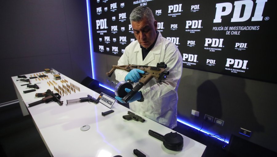 Descubren sofisticado arsenal en Renca: Investigan "arriendo" de armas a bandas