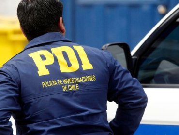 Banda armada irrumpe en casa de La Reina para robar, agrediendo a un menor