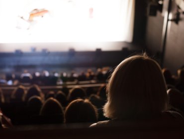 El cine y la música en vivo se consolidan como las opciones culturales más populares de los chilenos, según el Instituto Nacional de Estadísticas
