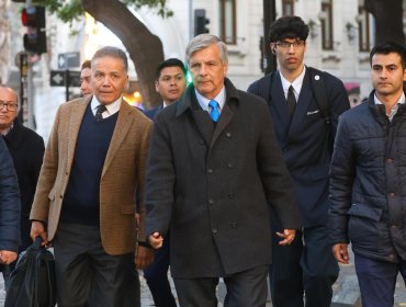 Harold Mayne-Nicholls inscribió su candidatura presidencial como independiente ante el Servel