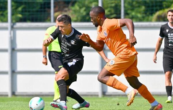 Alexis Sánchez suma minutos en amistoso del Udinese en plena incertidumbre por su futuro