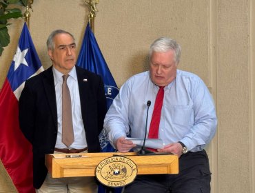 Senadores Chahuán y Kusanovic gestionan ayuda diplomática para piloto estadounidense varado en la Antártica