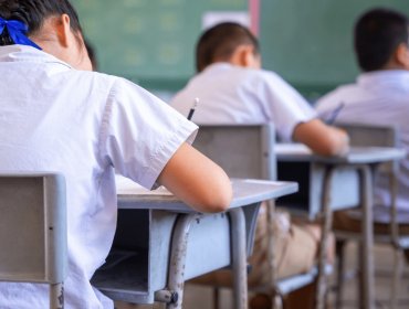 Gobierno de Bukele impone "medidas disciplinarias" como uniforme, pelo corto e higiene adecuado a estudiantes