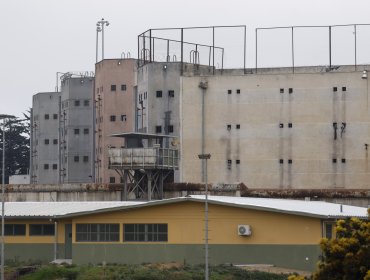 Gendarmería confirma desvinculación de la línea de mando completa de la cárcel de Valparaíso tras la fuga de tres peligrosos reos