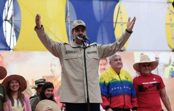 Venezuela despliega a la milicia tras acusaciones de "narco-terrorismo" de EE.UU. contra Maduro