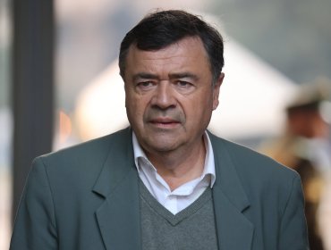 Presidente Boric remueve a ministro de Agricultura tras conflicto con el FSRV