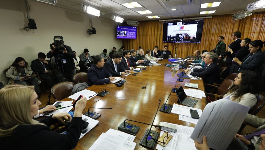 Comisión de Constitución de la Cámara ratifica umbral del 5% para obtener escaños y aprueba que reforma rija desde 2029