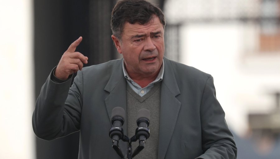 Gobierno confirma salida de Esteban Valenzuela del Ministerio de Agricultura: Alan Espinoza asume como subrogante