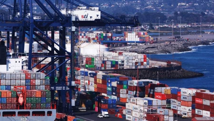 Puertos de San Antonio y Quintero bajo la lupa de Contraloría: fiscalizarán procesos de control en operaciones de comercio exterior