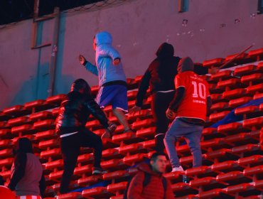 Libertad de hinchas chilenos no está garantizada: Agregado de la PDI afirma que todo depende de la fiscalía argentina