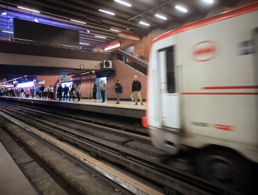 Metro anunció trabajos en estación Baquedano por obras de la Línea 7