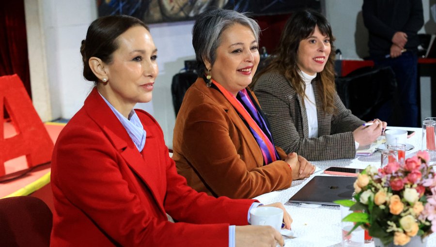 FRVS reitera apoyo al Gobierno y a Jeannette Jara pese a la salida del ministro Valenzuela