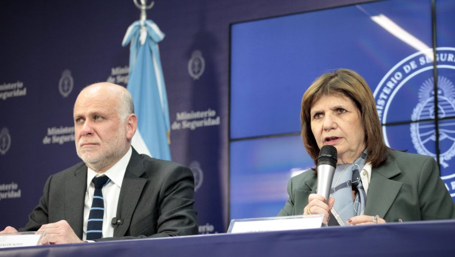 Bullrich por hechos de violencia en partido entre la U e Independiente: "Nos sorprende que haya detenidos solo del lado chileno"