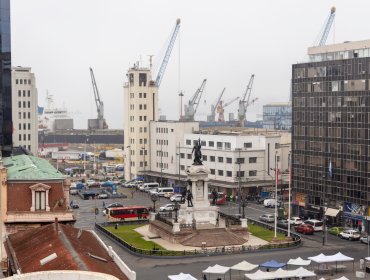 Potente inversión permitirá cambiarle la cara a la plaza Sotomayor de Valparaíso: mejorarán pavimentos y el entorno