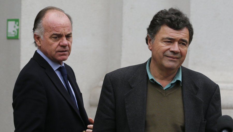 Gremios expresaron su preocupación por salida de Esteban Valenzuela del Ministerio de Agricultura: "Es previo a la temporada"