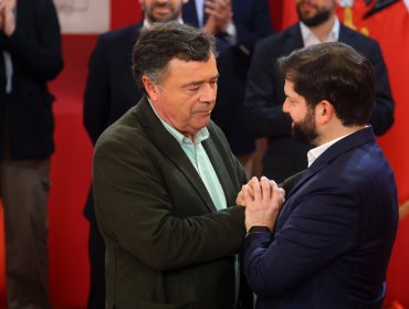 Exministro Valenzuela rompe el silencio tras su salida del Gobierno
