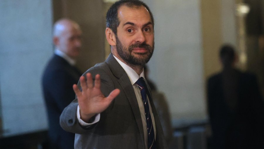Grau ante cuestionamientos de la oposición por su llegada a Hacienda: "Estas cosas se solucionan con trabajo"
