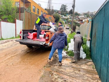 Lluvias dejaron filtraciones en viviendas y un deslizamiento menor de tierra en Viña del Mar