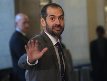 Grau ante cuestionamientos de la oposición por su llegada a Hacienda: "Estas cosas se solucionan con trabajo"