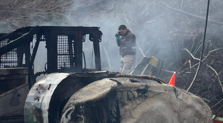Nuevo ataque incendiario en La Araucanía destruye maquinaria y estructuras forestales